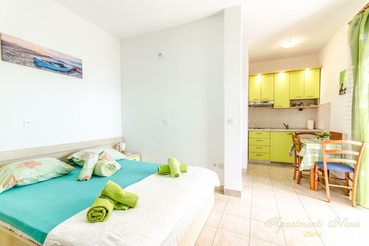 Apartments Nives Suhi Potok Jesenice  Eksteriør billede
